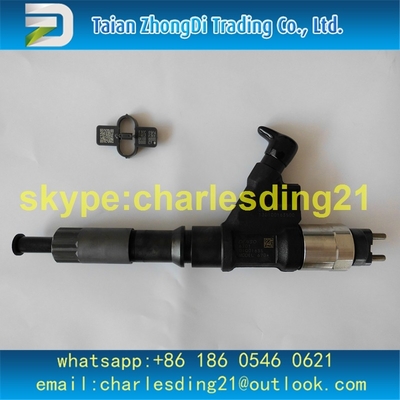denso original and high quality common rail Injector 095000-6700 for W615 Engine supplier